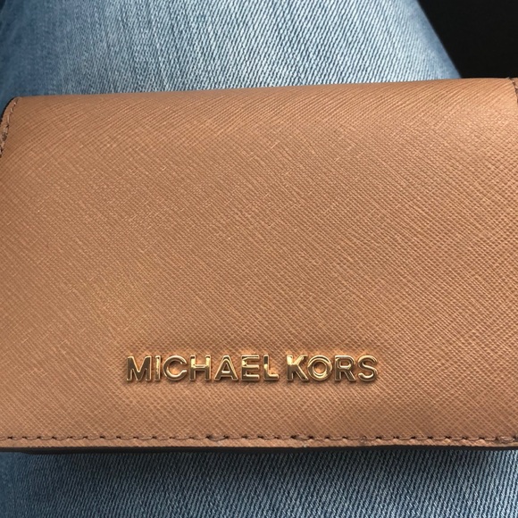 Michael Kors Handbags - NWOT Michael Kors Women’s Jet Set Slim Wallet